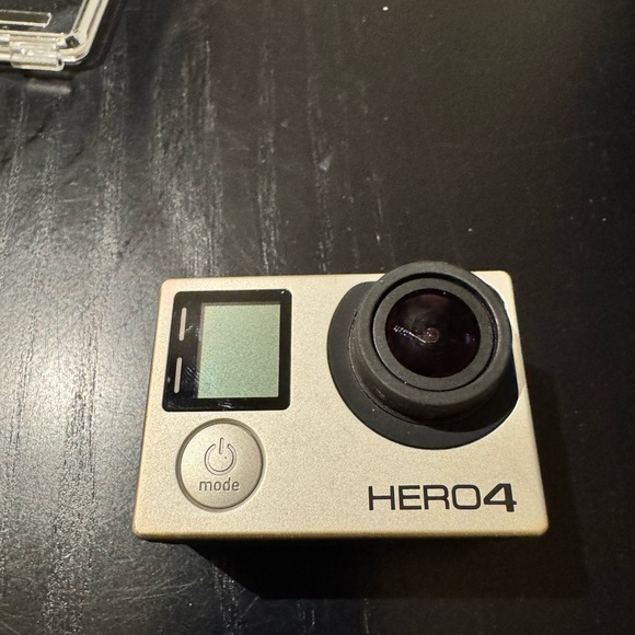 Go Pro Hero 4 - Picture 2 of 3
